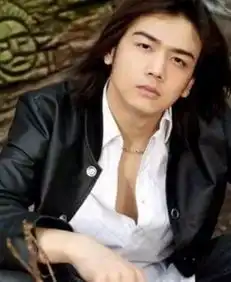 小包总杨烁患过抑郁症演过花千骨出道12年终于找到了打开自己的正确方式