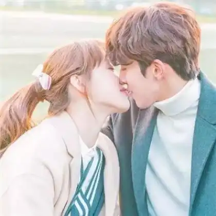 温暖情侣头像一男一女,此时是最甜蜜最幸福的