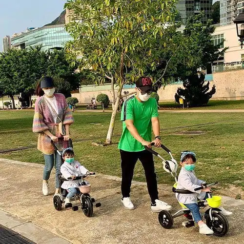 一家四口怀孕卡通头像摩