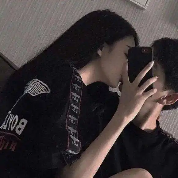 头像越过山头,万事皆欢