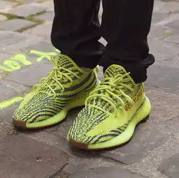 吐槽配色丑成狗这番semifrozenyellow上脚照帅爆你有没有