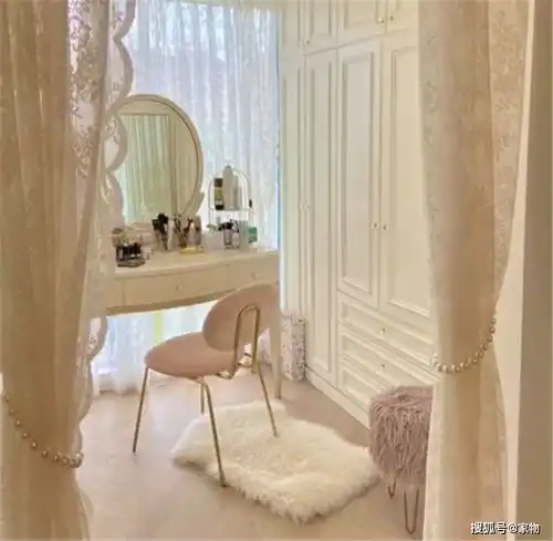 她拒绝黑白灰极简,将套内80㎡的小家装修成粉色系,网友太好看