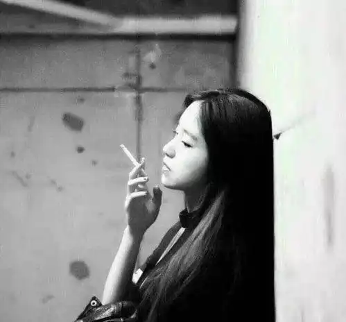 最近朋友圈超火句忘记一段感情,方法永远只有一个时间和新欢