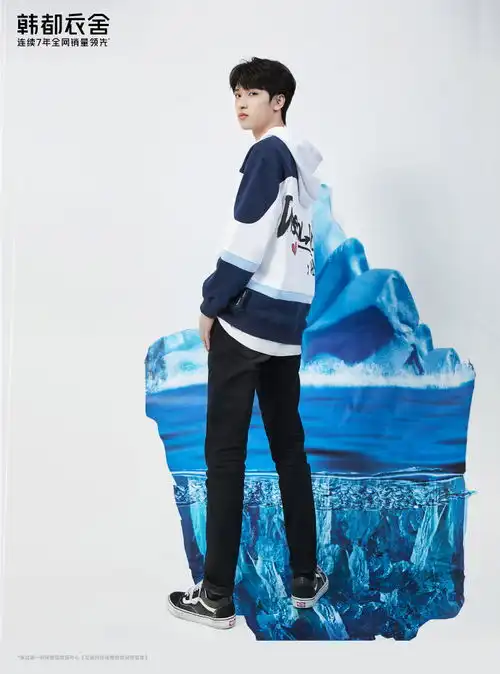 210304tntx韩都衣舍重塑未蓝系列大片时代男模团有他们独特的拍照小技巧