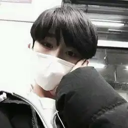 韩系风格男孩微信头像2