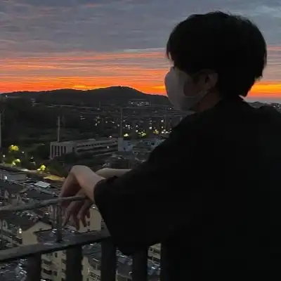 超霸气的炫酷男生空间头像真人所有不合适的相遇都遗憾的让人心疼