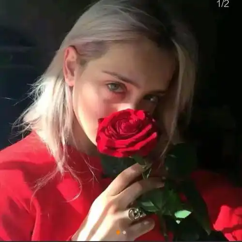 求这个姐姐ins的求告知,谢谢了