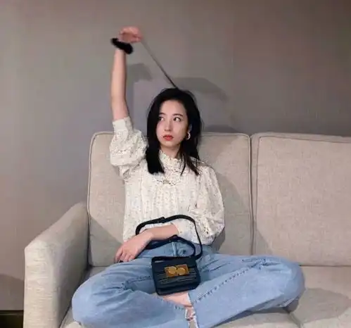 周雨彤头像合集