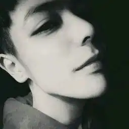 抑郁系头像男真人霸气