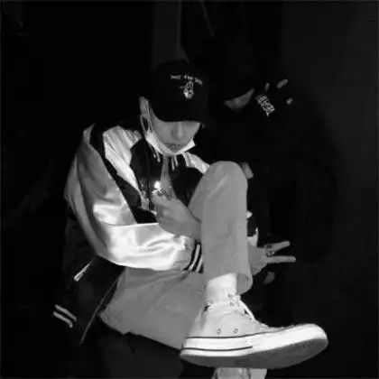 个性霸气黑白男头像蓝颜虽好终为知己