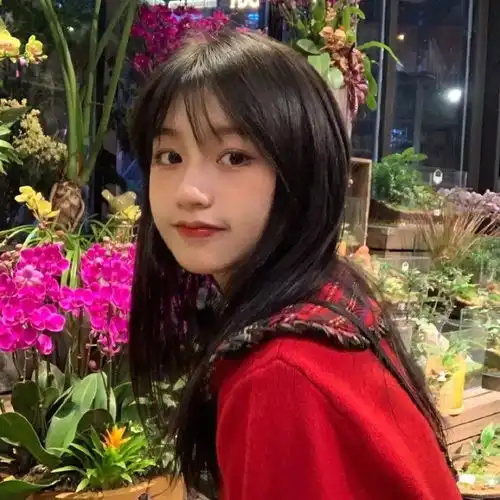 红色系头像没了心动的感觉,却羡慕别人的爱情