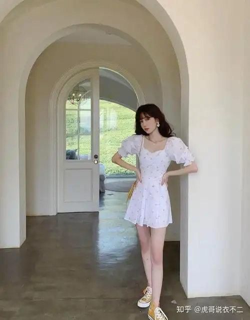 简约风白色系穿搭,风格可清新可成熟,怎么穿都好看