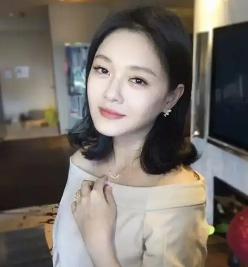 大s恢复原貌,露出美腿大胆捞金