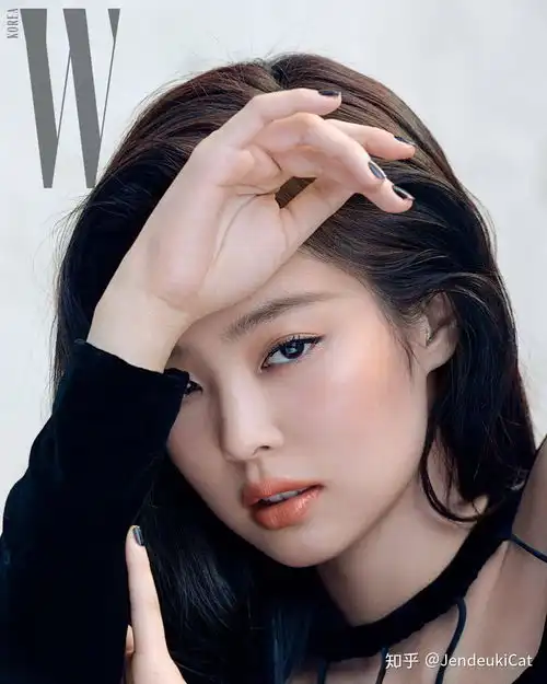 想知道jennie的脸到底有多小