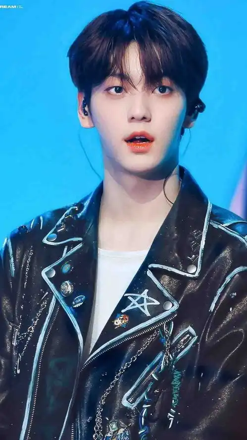奶狗系男生头像二次元男