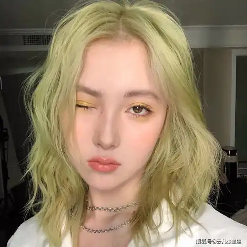 最有可能与前任旧情复燃的四大星座,巨蟹心太软,射手藕断丝