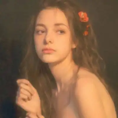 朦胧系外国女生头像自信傲慢欧美女生头像