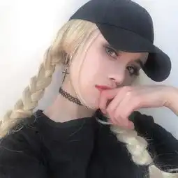 2018qq头像女生欧美范青春活力万家灯火不及你眼底盈盈月色