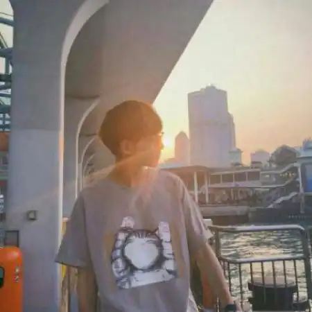 阳光帅气成熟的男生头像,错过了爱情就错过了人生