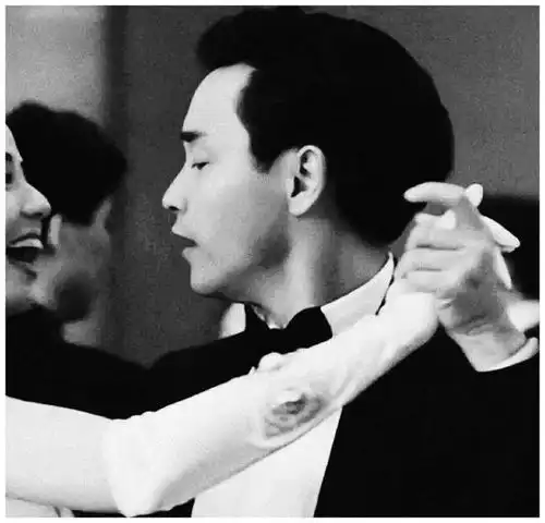 情头月遇从云,花遇和风