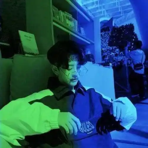 个性蓝绿男生头像二合一不一样的视觉感受