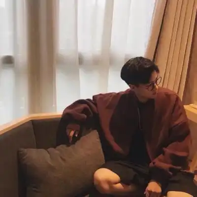 男微信头像治愈系干净男