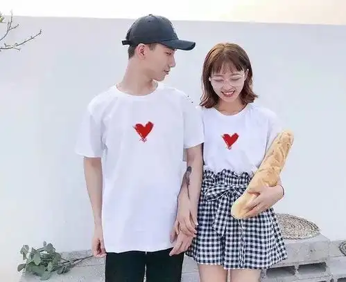 这波狗粮你吃了吗这对法国ins网红教你如何穿出高级情侣装