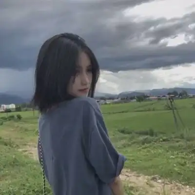 唯美系女生头像短发