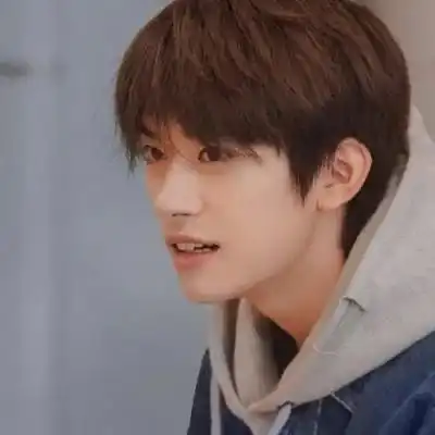 男生黑白灰色头像