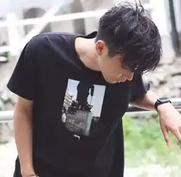 日系小奶狗短发