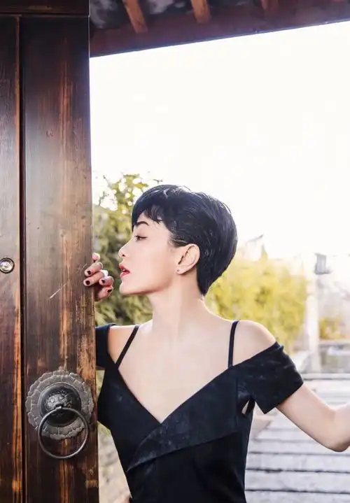 黑色系闺蜜头像一对头像