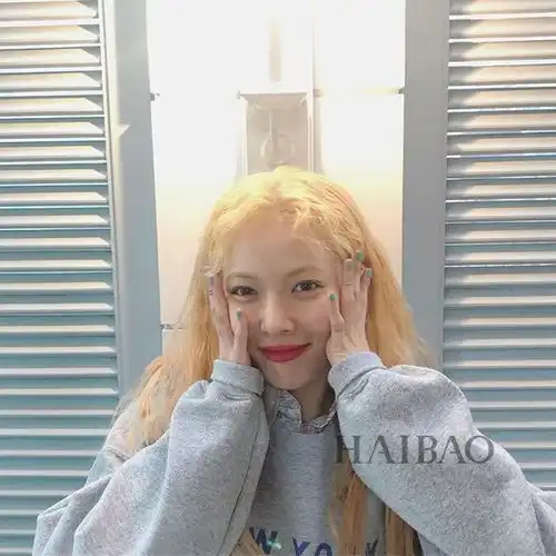 泫雅的眼下眼影太甜了比跟男友的恩爱日常还高糖