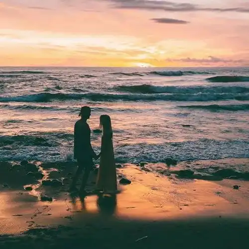 愿你能遇见这样一个人,牵着你的手,陪你走遍世界角落,看遍世间美景