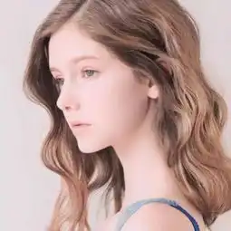 美到被怀疑是假人这个精灵般的女孩,令全世界窒息