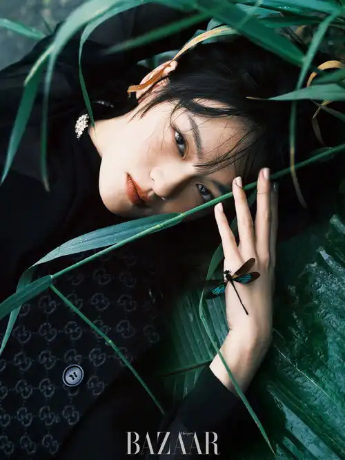 文淇水边大片纯欲氛围拉满气质清冷高级感十足