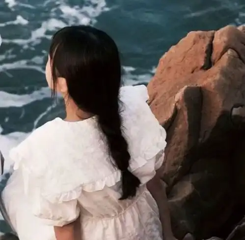 壁纸ins韩系情侣头像