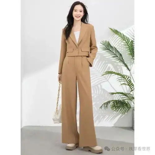 今年流行的美拉德卡其色穿搭,随时打造盐系松弛感