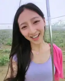 北影女神入围新生清一色尖下巴钟宛霖自拍美照神似张韵艺