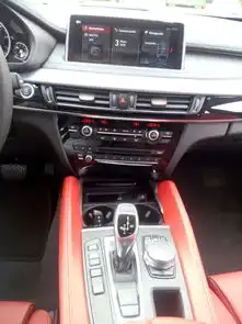 18款宝马x6是一款多用途的suv新一代造型上的创新