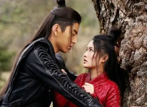 狼殿下未播先火,肖战化身桀骜少年,女主是当红明星