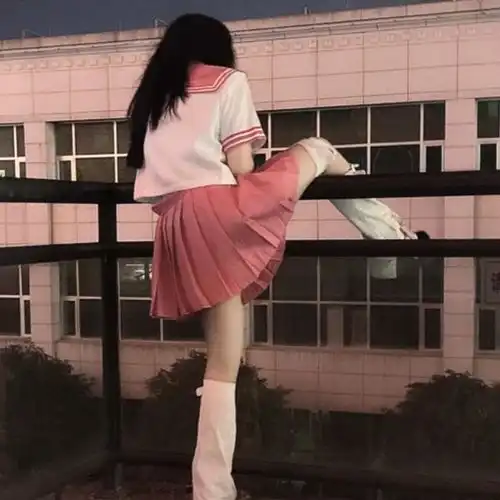 女生头像你要成为别人作弊都不能超越的人