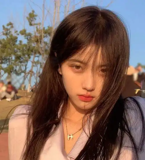 女头像ins高级质感绿色