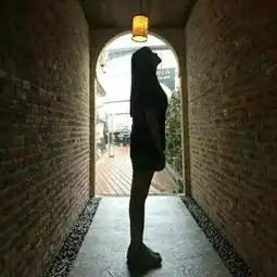 求一个和这个头想配的情侣头像