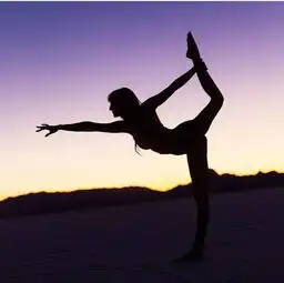 她曾被性侵抑郁症折磨了4年,如今靠瑜伽惊艳全世界