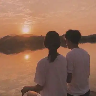 一个系列的昵称情侣头像