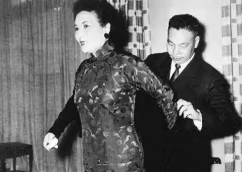 蒋介石生前留下9份遗嘱,为何宋美龄看到第9份遗嘱后,愤而离开