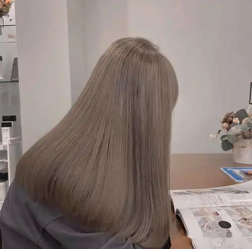 高级感奶茶灰系列,显白减龄必备发色