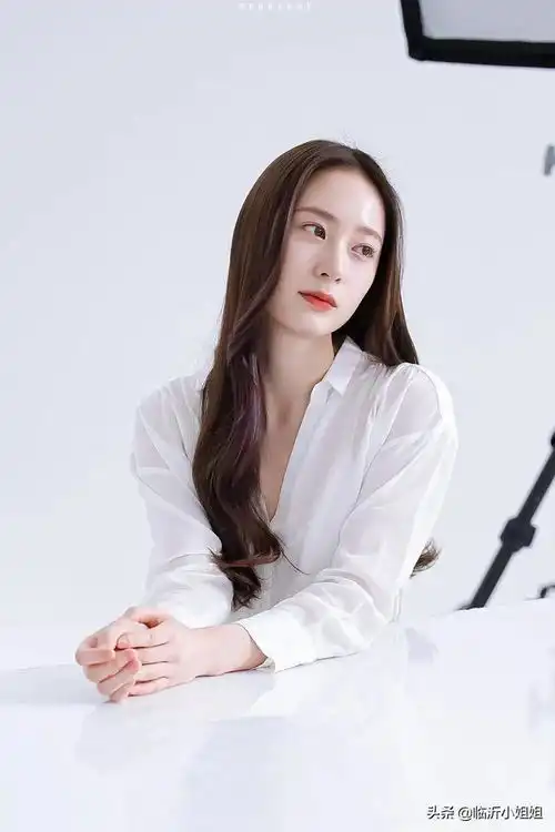 郑秀晶,韩国女团出道的冰山美女,高冷气质,让人产生距离感