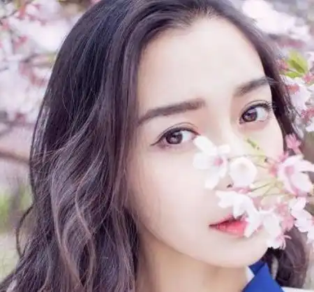 回到家杨颖坐姿太狂野,吴亦凡潘玮柏都不敢扭头看,说好的女神呢