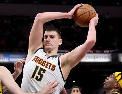 nba早报雄鹿战快船8人轮休,库里常规赛报销,mvp榜布克第5